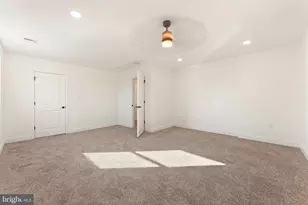 43 Petunia Rd, Levittown, PA 19056 - Photo 31