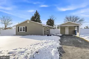 48 Gridiron Rd, Levittown, PA 19057 - Photo 1