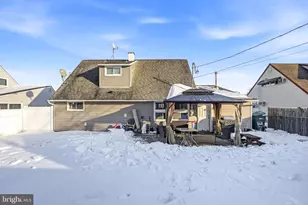 29 New Pond Ln, Levittown, PA 19054 - Photo 27