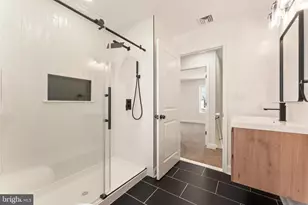 12 Geranium Rd, Levittown, PA 19057 - Photo 33