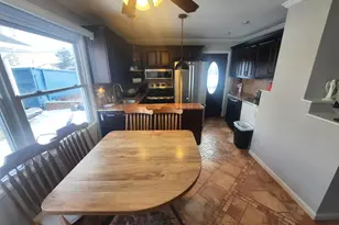 33 Laurel Ln, Levittown, PA 19054 - Photo 3