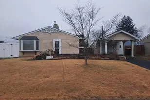 33 Laurel Ln, Levittown, PA 19054 - Photo 1