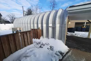 33 Laurel Ln, Levittown, PA 19054 - Photo 3