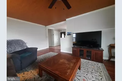 33 Laurel Lane, Levittown, PA 19054 - Photo 5