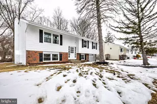 218 Colonial Dr, Warminster, PA 18974 - Photo 31