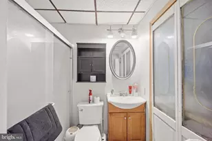 5 Nickelhill Ln, Levittown, PA 19054 - Photo 7