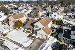 2349 New Market Square S, Bensalem, PA 19020 - Photo 9