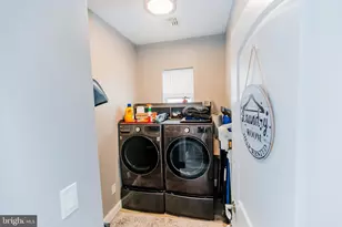 100 Elderberry Dr, Levittown, PA 19054 - Photo 39