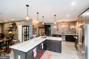 100 Elderberry Dr, Levittown, PA 19054 - Photo 7