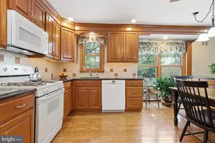 297 Cliveden Dr, Newtown, PA 18940 - Photo 15