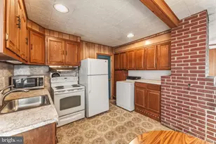 57 Palm Ln, Levittown, PA 19054 - Photo 9