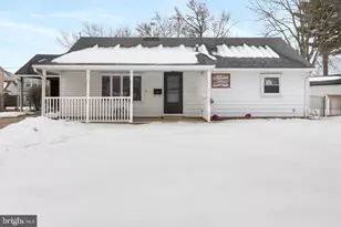 130 Lebbie Ln, Fairless Hills, PA 19030 - Photo 3