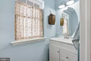 1048 Bartram Ln, Quakertown, PA 18951 - Photo 7