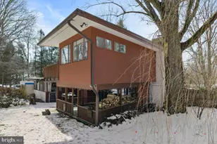 1112 General Saint Claire Rd, Washington Crossing, PA 18977 - Photo 3