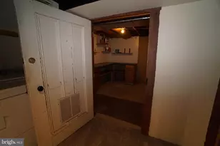 915 Arch St, Perkasie, PA 18944 - Photo 17