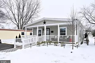 233 Hemlock Dr, Doylestown, PA 18901 - Photo 3