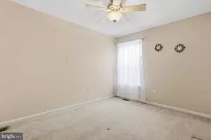 25 Honey Locust Ln, Newtown, PA 18940 - Photo 15