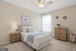 25 Honey Locust Ln, Newtown, PA 18940 - Photo 9