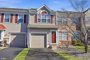 25 Honey Locust Ln, Newtown, PA 18940 - Photo 25