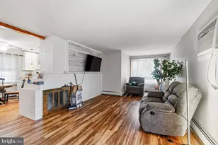 26 Old Spruce Ln, Levittown, PA 19055 - Photo 17