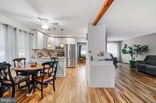 26 Old Spruce Ln, Levittown, PA 19055 - Photo 9