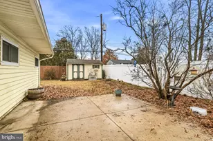 26 Old Spruce Ln, Levittown, PA 19055 - Photo 27