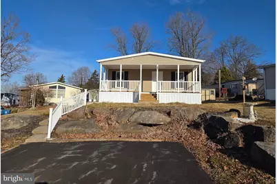 31 Golfview Drive, Quakertown, PA 18951 - Photo 1