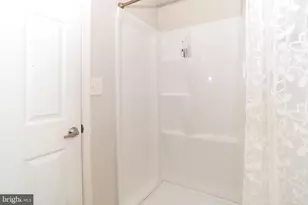 70 Huckleberry Ln, Levittown, PA 19055 - Photo 23