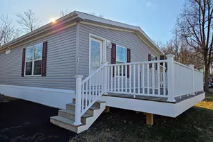 24 Golfview Dr, Quakertown, PA 18951 - Photo 1