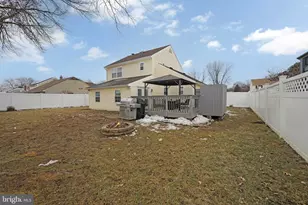 612 S Queen Anne Dr, Fairless Hills, PA 19030 - Photo 35