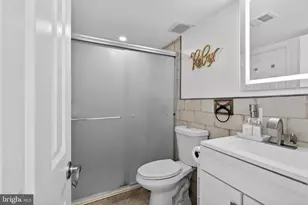 1999 Hollandale Dr, Bensalem, PA 19020 - Photo 17