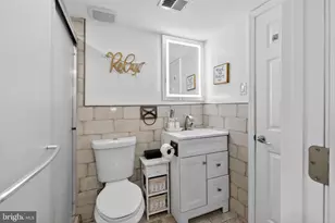 1999 Hollandale Dr, Bensalem, PA 19020 - Photo 29