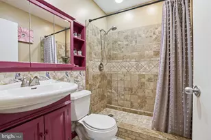 18 Kentucky Ln, Levittown, PA 19055 - Photo 17
