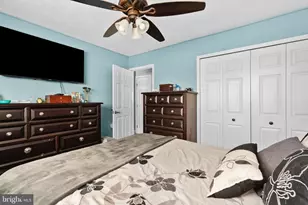 9 Honey Locust Rd, Levittown, PA 19056 - Photo 11