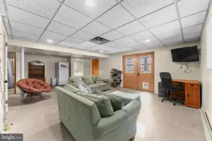 611 S 9th St, Perkasie, PA 18944 - Photo 25