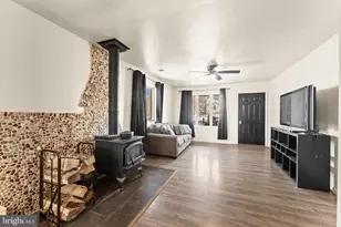 611 S 9th St, Perkasie, PA 18944 - Photo 9