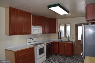 611 S 9th St, Perkasie, PA 18944 - Photo 11