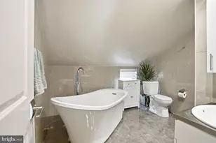 10 Inbrook Rd, Levittown, PA 19057 - Photo 37