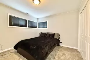 24 Roundwood Ln, Levittown, PA 19055 - Photo 7