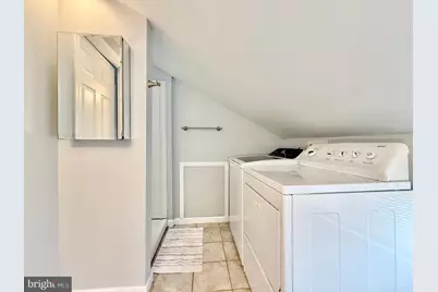 24 Roundwood Lane, Levittown, PA 19055 - Photo 13