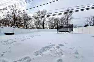 24 Roundwood Ln, Levittown, PA 19055 - Photo 19