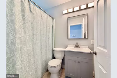 24 Roundwood Lane, Levittown, PA 19055 - Photo 9