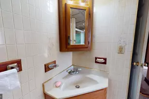 21 E Walnut St, Sellersville, PA 18960 - Photo 23