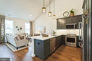 16 Ivy Ln, Levittown, PA 19055 - Photo 3