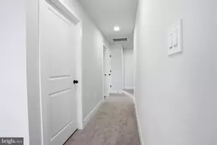 705 Merlin, Bristol, PA 19007 - Photo 25