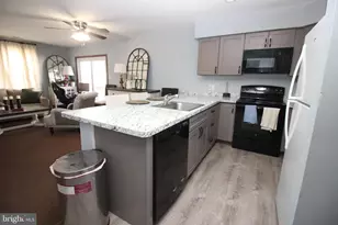 214 Spring House Ln, Telford, PA 18969 - Photo 3