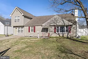 1306 New Chestnut St, Bristol, PA 19007 - Photo 3