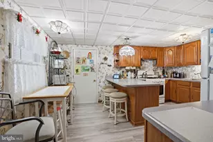 650 Pine St, Bristol, PA 19007 - Photo 9