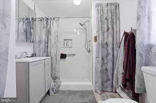 650 Pine St, Bristol, PA 19007 - Photo 17