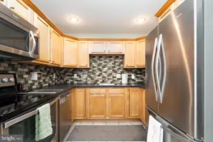 38 Vicar Ln, Levittown, PA 19054 - Photo 5